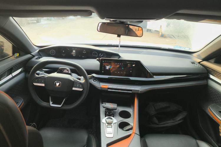 Used Changan UNI-V 2022 1.5T Prestige Version
