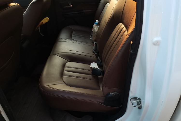 Used Great Wall Wingle 6 2017 2.4L Gasoline Two-Wheel Drive Elite Version 4G69
