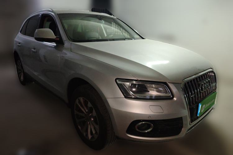 Used Audi Q5 2015 40 TFSI Technology Edition Front Right 45 Deg