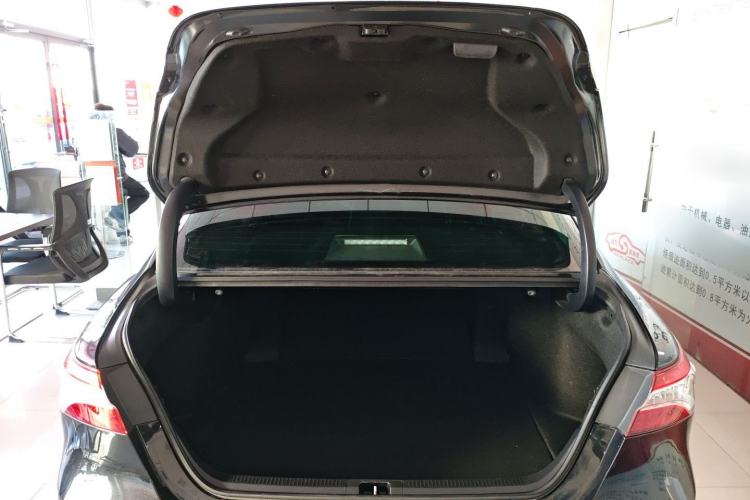 Used Toyota Camry 2021 2.0G Luxury Edition
