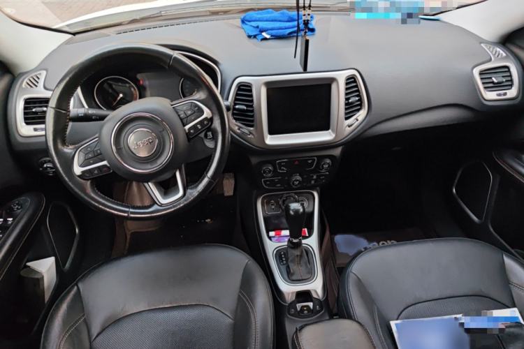 Used Jeep Compass 2017 200T Automatic Family Edition Interior 2