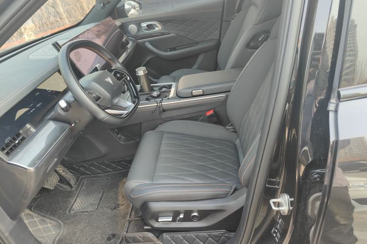 Used NETA L 2024 Extended-Range 310 Flash-Charge Red Edition
