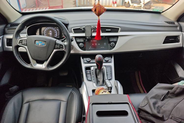 Used Geely Auto Emgrand X7 Sport 2016 1.8TD Automatic Smart Model Center Console