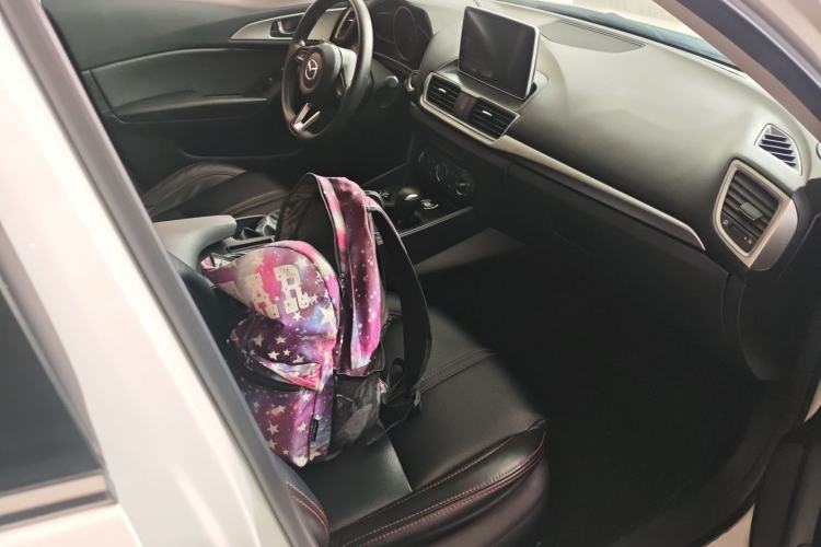 Used Mazda Mazda 3 Axela 2019 Cloud-Controlled Version Sedan 1.5L Automatic Comfort Trim China VI Standard
