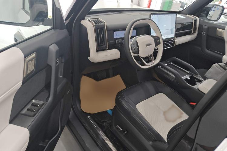 Used iCAR 03T 2024 520km Two-Wheel Drive Long-Range Version
