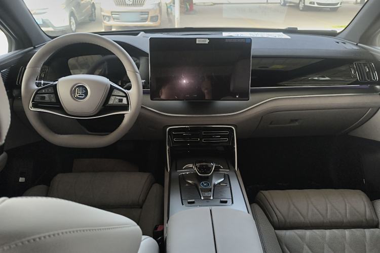 Used BYD Tang New Energy 2025 Intelligent Driving Version DM-i 115KM Flagship Edition Center Console