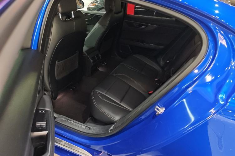 Used Jaguar XEL 2020 2.0T 200PS R-DYNAMIC Youth Sports Edition Interior 6