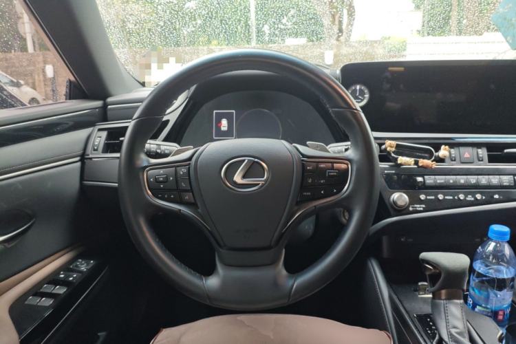 Used Lexus ES 2022 300h Excellence Edition