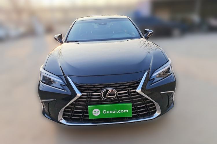 Used Lexus ES 2025 300h Deluxe Edition
