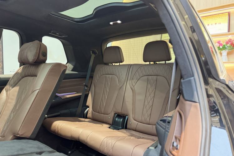 Used BMW X7 2021 xDrive40i Luxury M Sport Package
