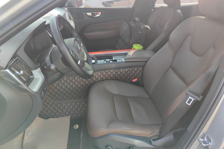 Used Volvo XC60 2022 B5 4x4 Zhiyi Luxury Edition