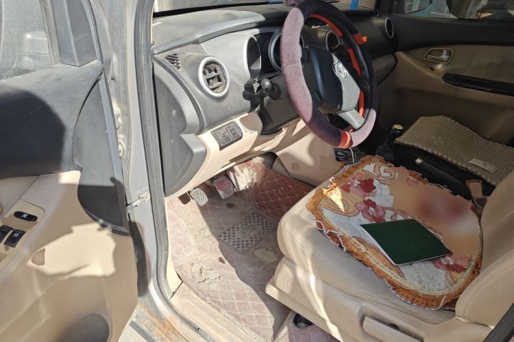 Used CHANGAN KAICHENG Ounuo S 2013 1.5L Elite Model Driver Seat