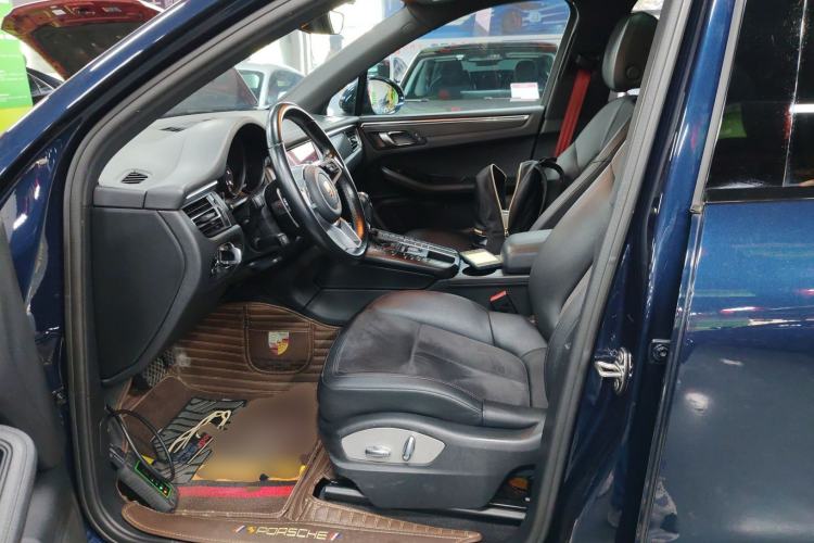 Used Porsche Macan 2018 Macan 2.0T Left Front Seat