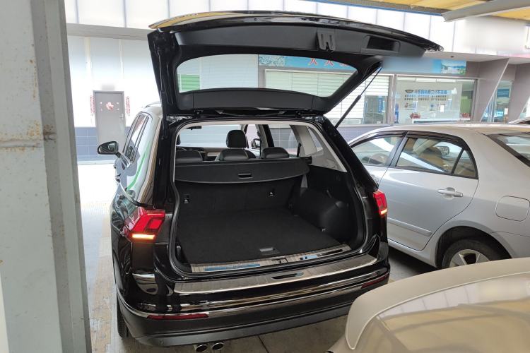 Used Volkswagen Tiguan L 2021 330TSI Automatic Two-Wheel Drive Smart Edition
