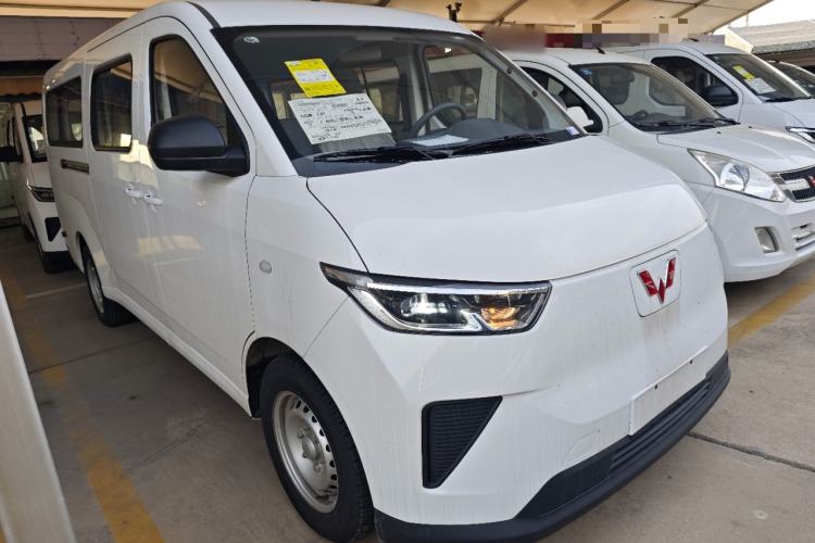 Used Wuling Yangguang 2025 Model 400km Bus Edition—Comfort Edition