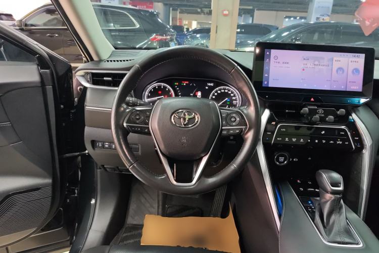 Used Toyota Harrier 2023 2.0L CVT Two-Wheel Drive Deluxe Edition
