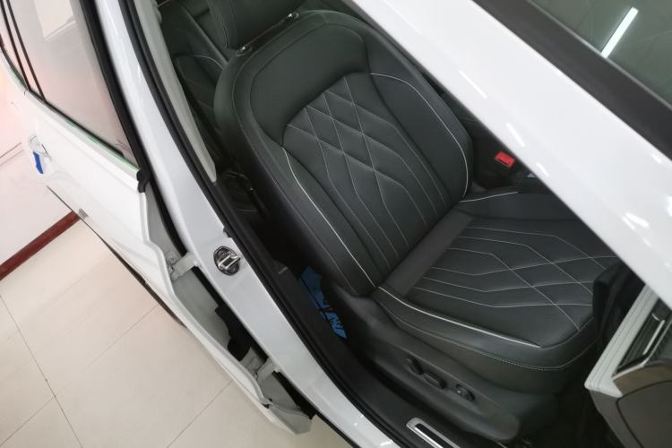 Used Volkswagen Tiguan L 2022 330TSI Automatic Two-Wheel Drive R-Line Enhanced Edition