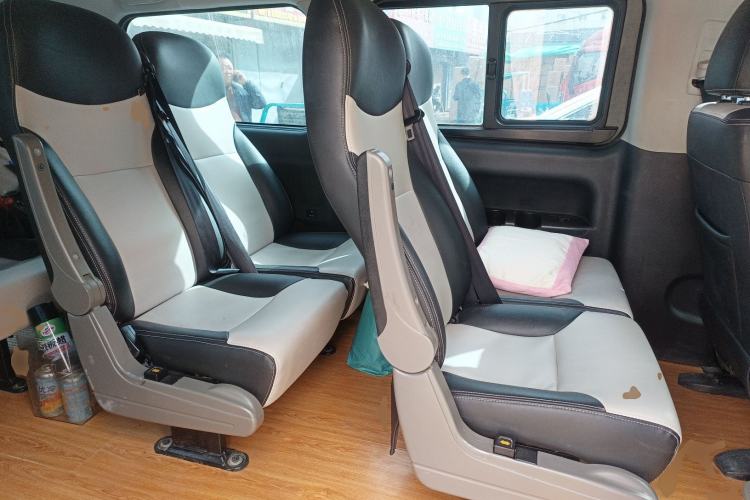 Used JAC Refine M4 2022 2.0L CNG Manual Commercial & Travel Version
