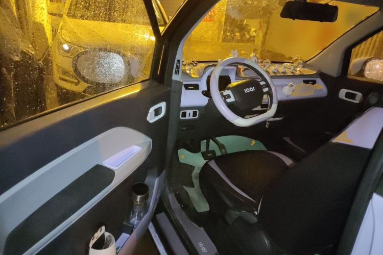 Used Chery QQ Ice Cream 2022 120km Conical Shape Lithium Iron Phosphate Driver Seat