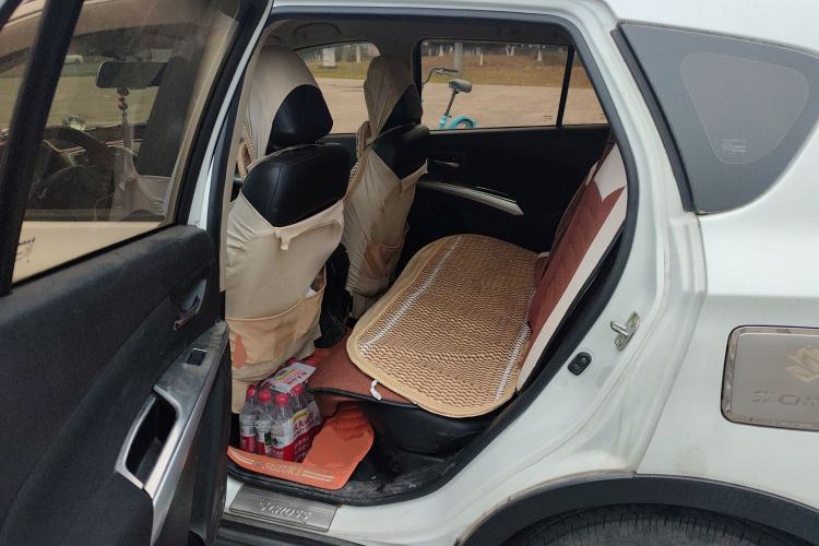 Used Suzuki S-Cross 2015 1.6L CVT Two-Wheel Drive Entry-Level Trim
