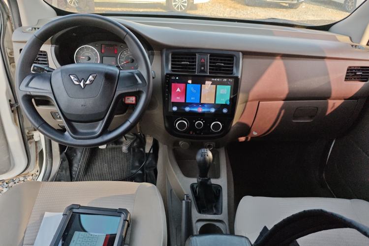 Used Wuling Rongguang V 2016 1.5L Practical Version
