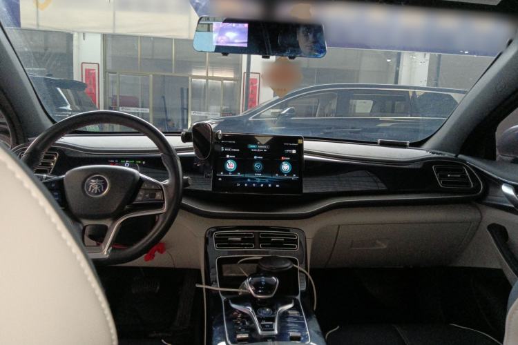 Used BYD Qin PLUS 2021 EV 400KM Luxury Model Center Console