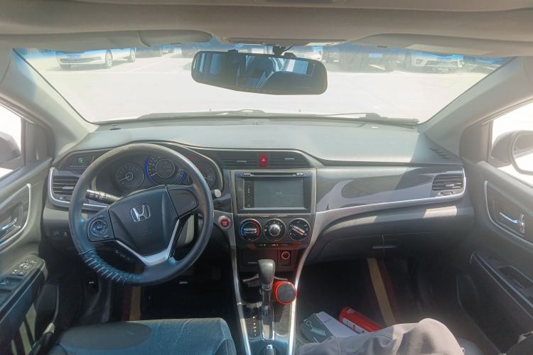Used Honda Crider 2013 1.8L automatic luxury edition Center Console