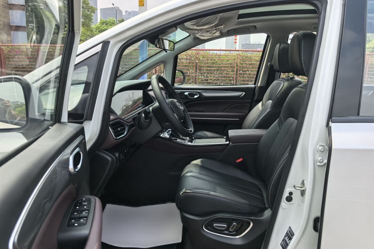 Used GAC Trumpchi M6 2023 PRO 270T DCT Luxury Edition Interior 1