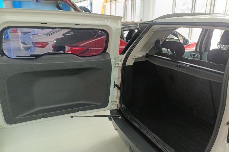 Used Ford EcoSport 2013 1.5L Automatic Fashion Model Trunk