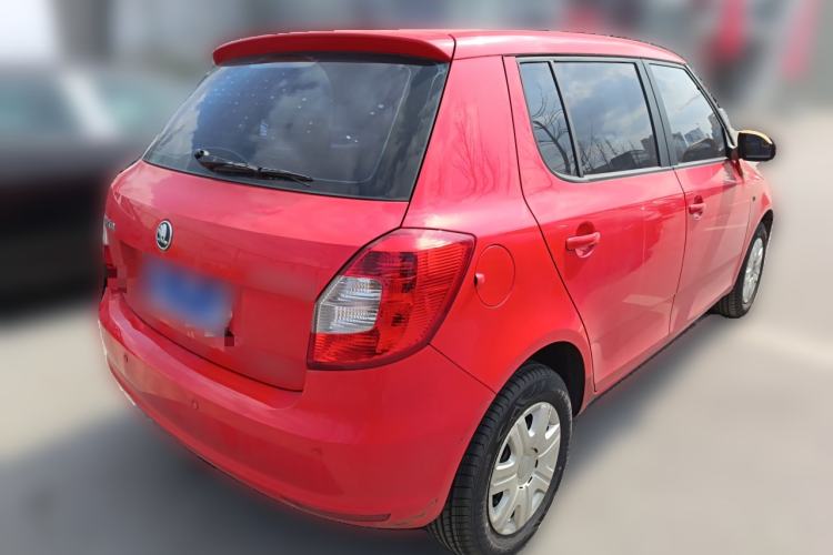 Used Skoda Fabia 2014 1.4L Automatic Crystal Edition Rear Right 45 Deg