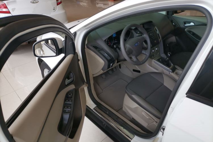 Used Ford Focus 2012 Sedan 1.6L Manual Comfort Model