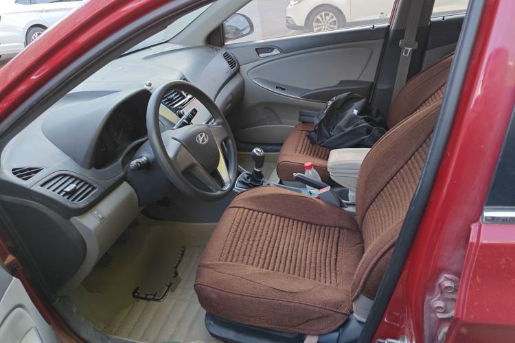 Used Hyundai Verna (older generation) 2014 1.4L Manual Smart GLS Trim Left Front Seat