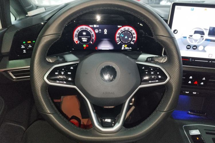Used Volkswagen Golf 2025 300TSI R-Line Steering Wheel