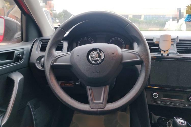 Used Skoda Rapid Spaceback 2014 1.4TSI DSG Enjoyment Edition Steering Wheel