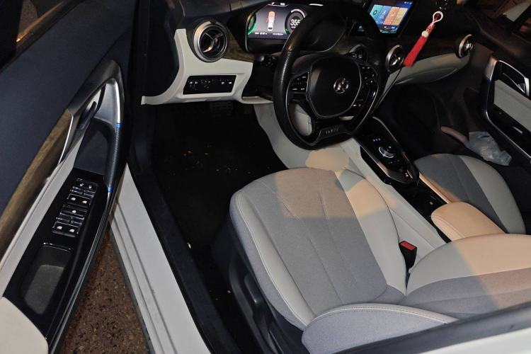 Used BAIC Beijing EU5 2018 R500 Smart Wind Edition