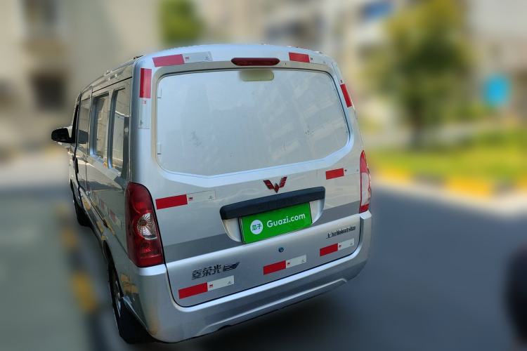 Used Wuling Rongguang EV 2022 Basic Model Enclosed-Window Vehicle with 2 Seats Equipped with Penghui Battery
