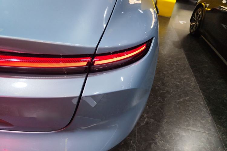 Used Nio ET5 2024 75 kWh Right Rear Taillight