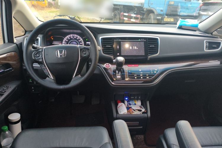 Used Honda Odyssey 2015 Updated Version 2.4L Smart Edition
