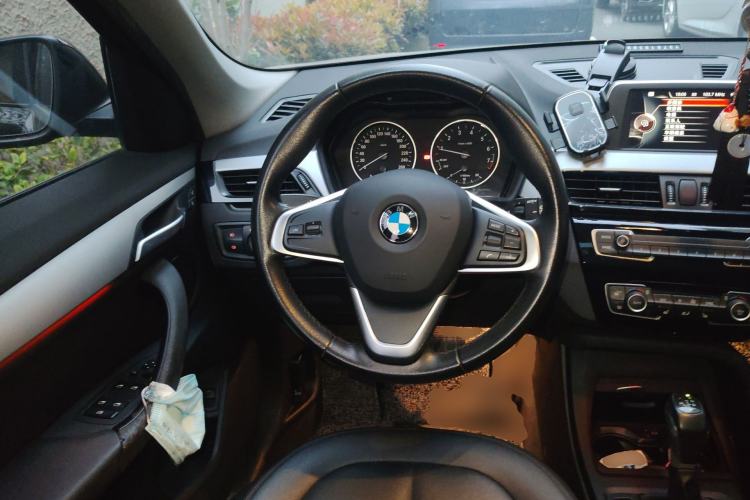 Used BMW X1 2016 sDrive18Li Premium Edition Steering Wheel