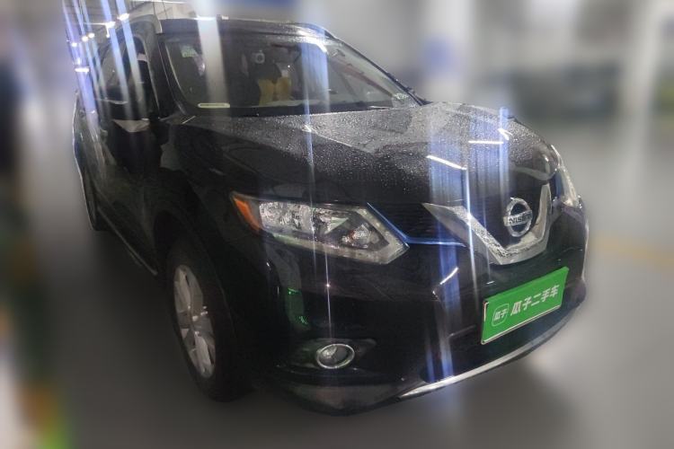 Used Nissan X-Trail 2015 2.0L CVT Comfort MAX Edition 2WD Front Right 45 Deg