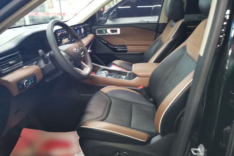 Used Ford Explorer 2023 EcoBoost 285 Four-Wheel Drive Titanium Edition 7-Seater Left Front Seat