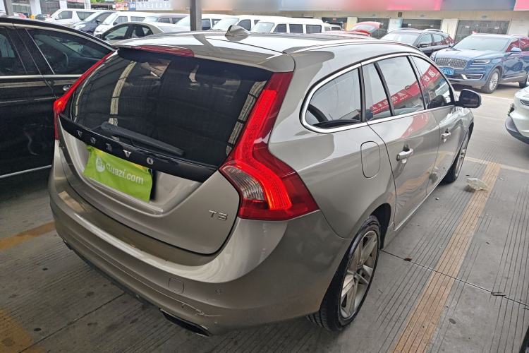 Used Volvo V60 2015 T5 Zhiya Edition Rear Right 45 Deg