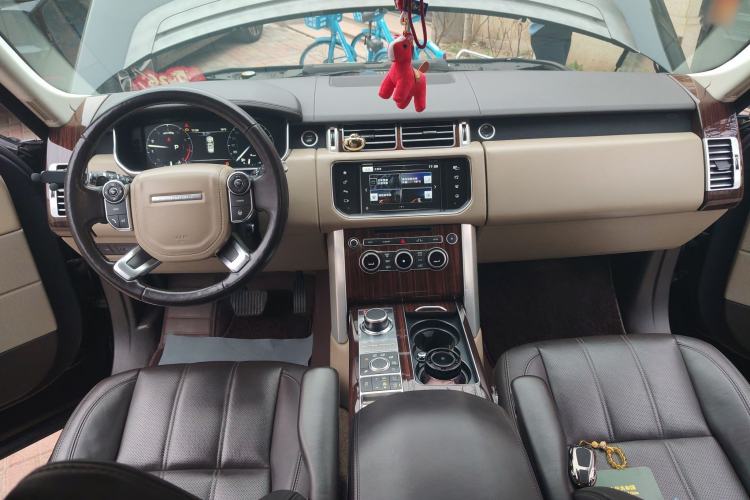 Used Land Rover Range 2016 3.0 SC V6 Vogue Interior 2