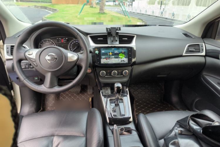 Used Nissan Sylphy 2019 1.6XV CVT Smart Connect Luxury Edition China V Standard Center Console