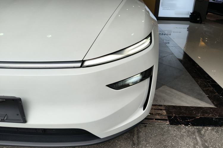 Used Tesla Model Y 2025 Rear-Wheel-Drive Version
