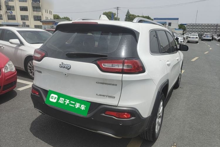 Used Jeep Cherokee 2017 2.0L Superior Edition