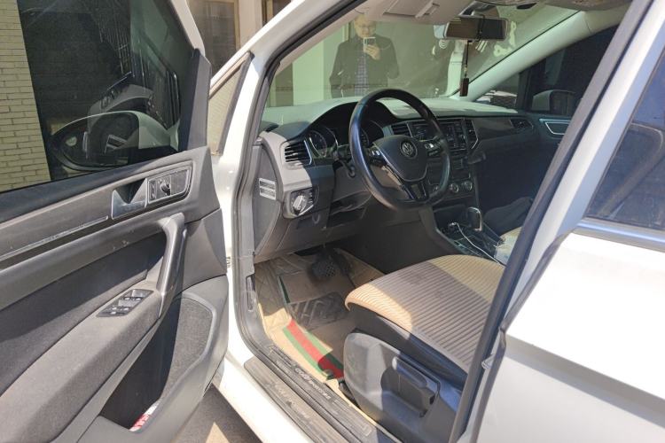 Used Volkswagen Golf Sportsvan 2016 230TSI Automatic Trend Edition Driver Seat