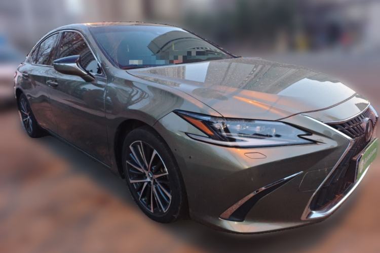 Used Lexus ES 2022 300h Deluxe Edition