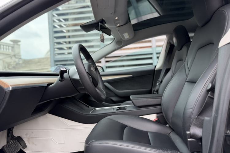 Used Tesla Model 3 2022 Rear-Wheel-Drive Version Left Front Seat