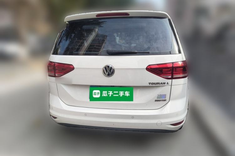 Used Volkswagen Touran 2018 Volkswagen Touran L 280TSI DSG Comfort Edition 6-seater